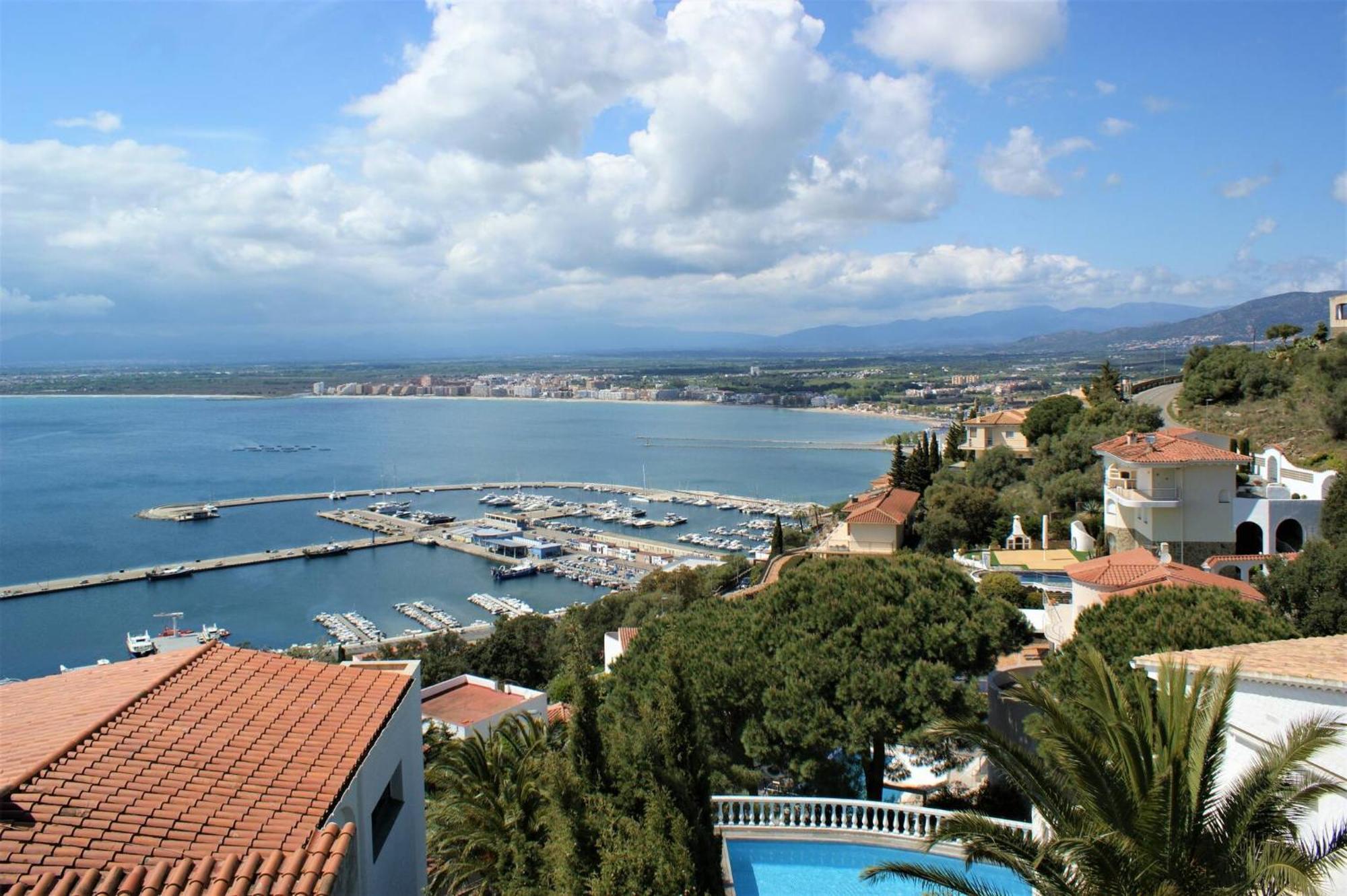 Apartamento Casa Linda Con Vistas Espectaculares โรเซส ภายนอก รูปภาพ