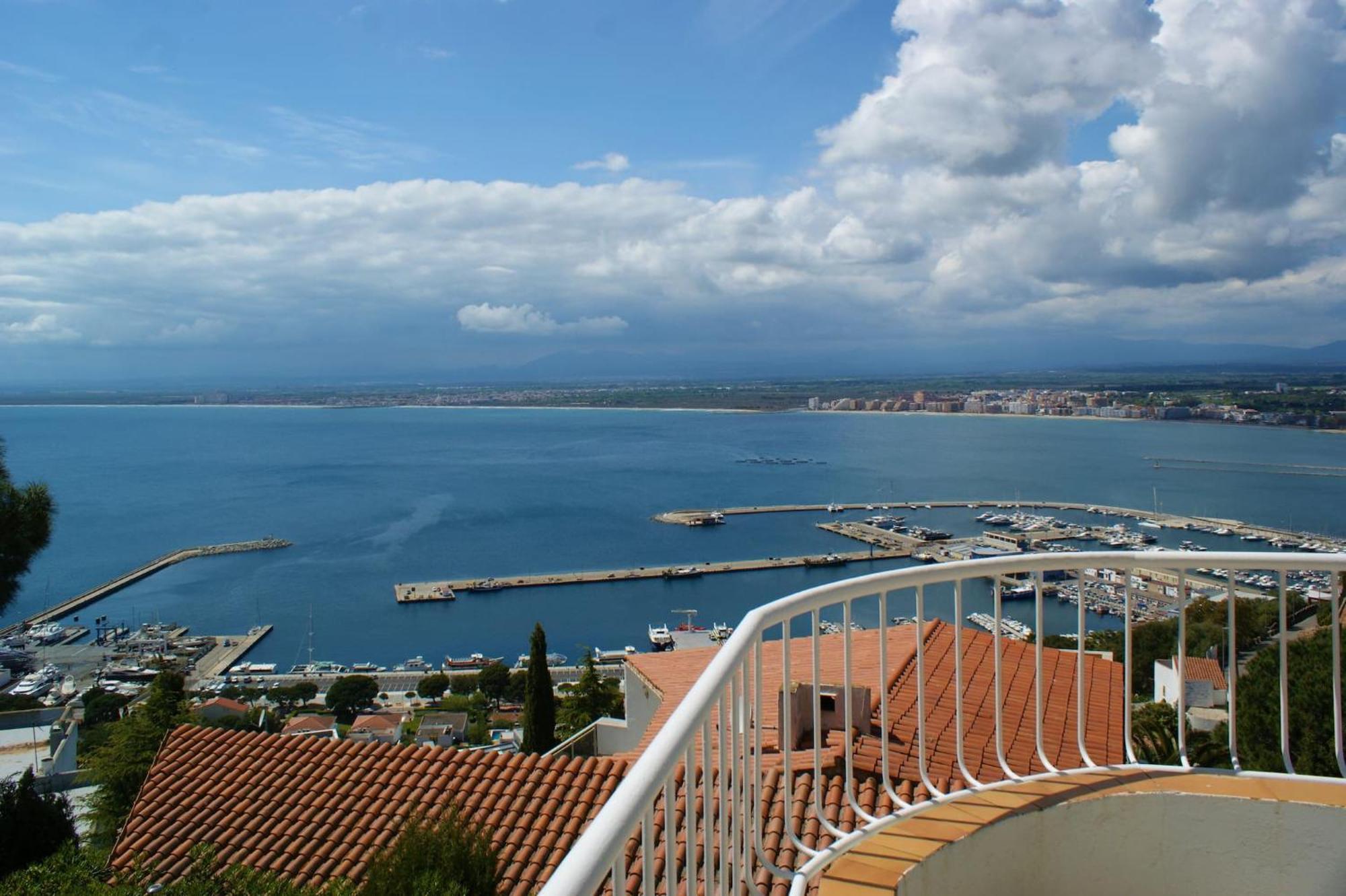 Apartamento Casa Linda Con Vistas Espectaculares โรเซส ภายนอก รูปภาพ